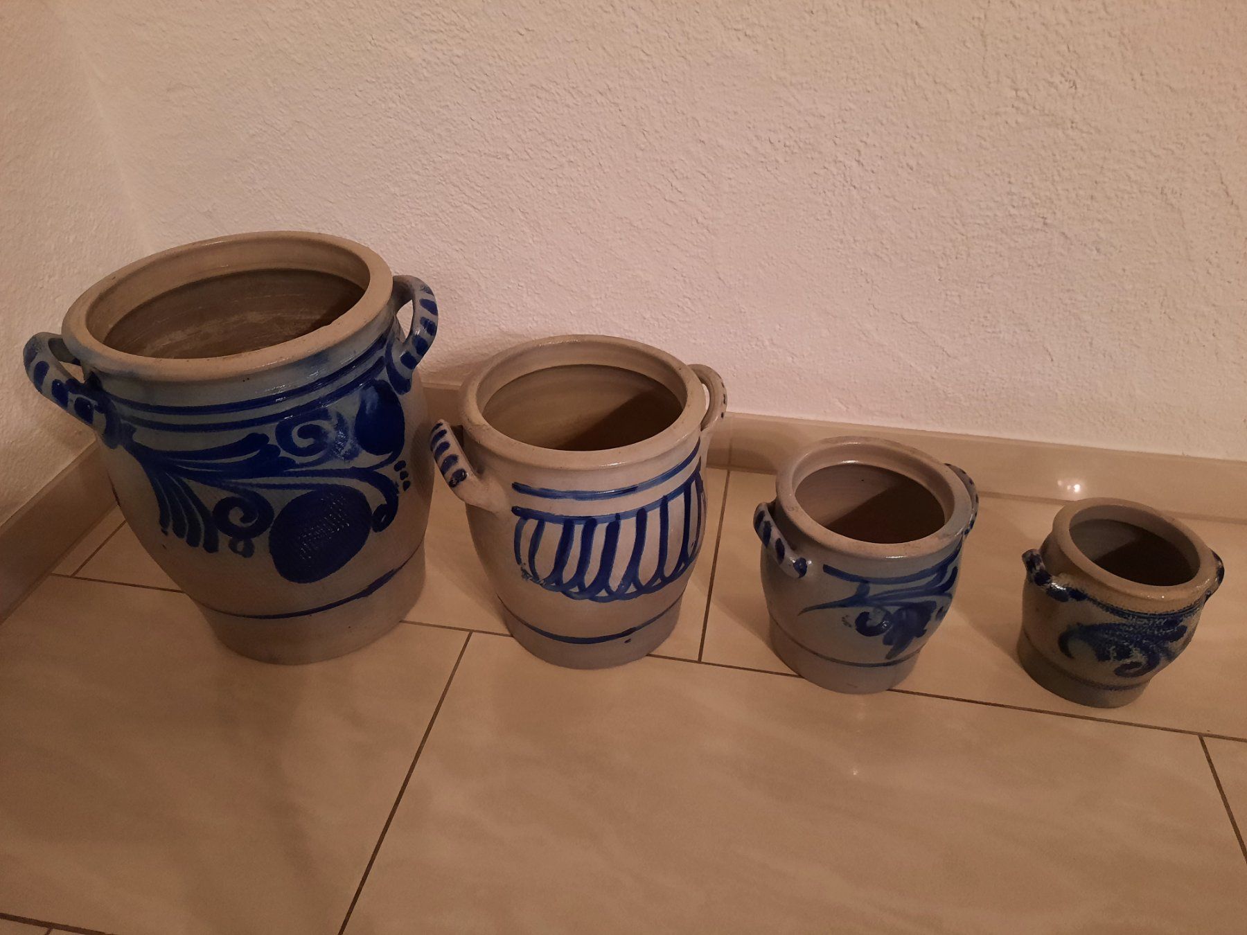 Vasi per fiori: Rustikale Töpfe, 4er Set, Steingut, Vintage – Usato da Ibach venduto da urs_sl5h