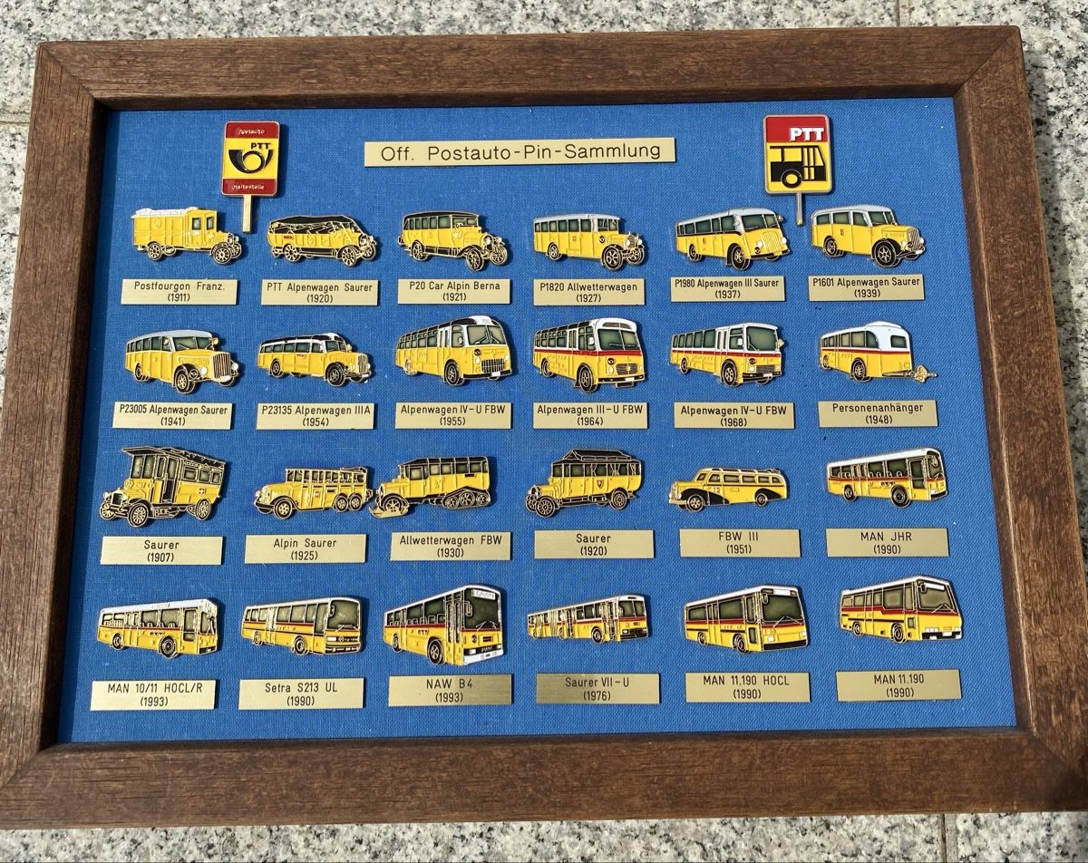 Foto & Immagini: Komplette Sammlung Postauto-Pin – Usato da Rotkreuz venduto da Once0 4