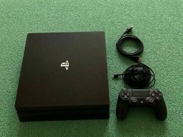 PS4 Pro inkl. Zubehör und neuem Standfuss