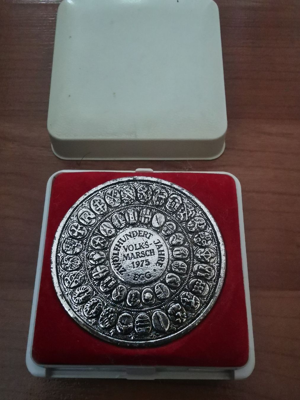 Tutti le monete: Münze Volksmarsch Egg 1975 – Usato da Egg b. Zürich venduto da Pronsch 2