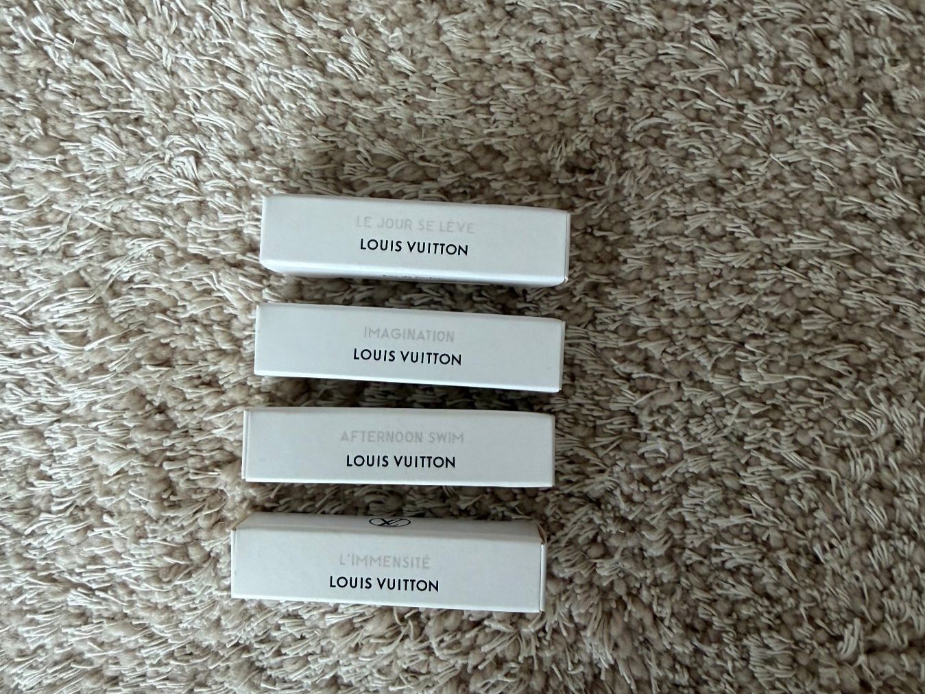 Louis Vuitton Parfum & Eau de Toilette: Echantillons de parfums LOUIS VUITTON – Neu (gemäss Beschreibung) aus La conversion von Repio
