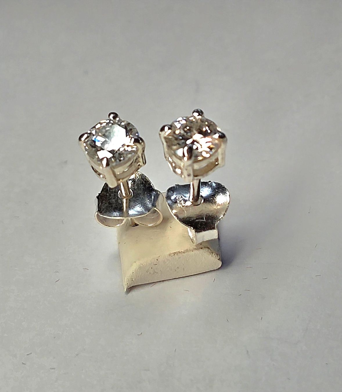 Boucles d'oreille: Diamant Ohrstecker – Neuf avec emballage d'origine à Zürich par ben_mn5h 5