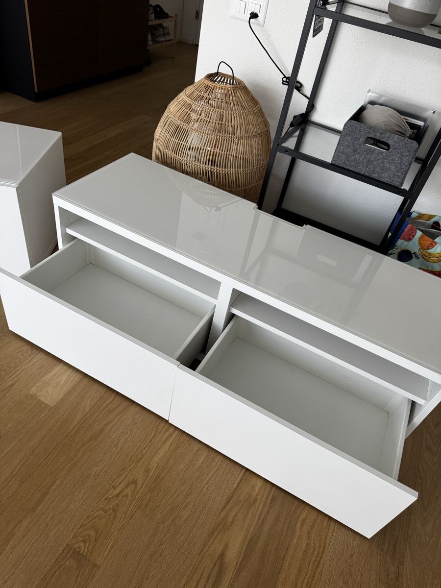 Ikea Mobili TV: Zweiteiliges TV-Möbel-Set – Usato da Ostermundigen venduto da ali_cds7 2