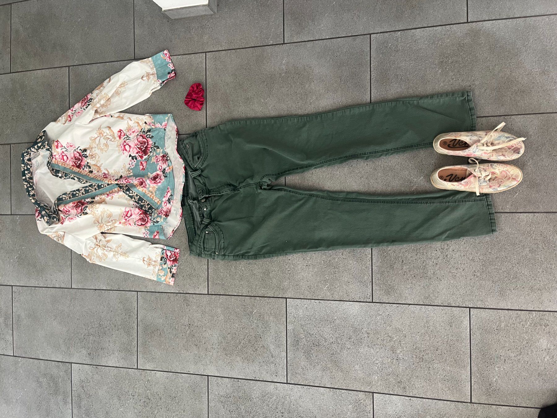Blusen: Matching Set – Gebraucht aus Solothurn von Floefi