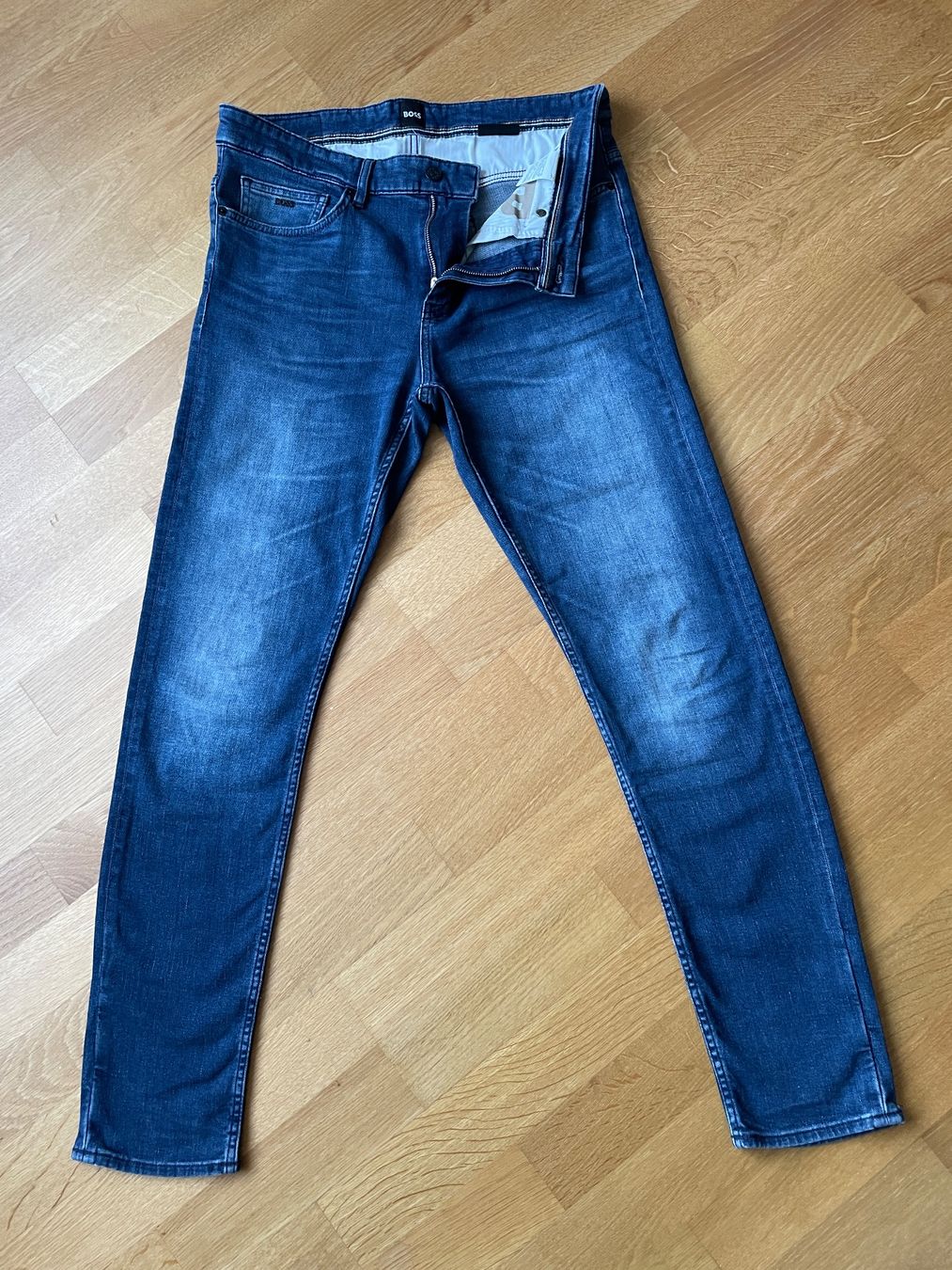 Hugo Boss Jeans: Hugo Boss Jeans, Grösse 31/32 – Usato da Spiez venduto da bartgeier02