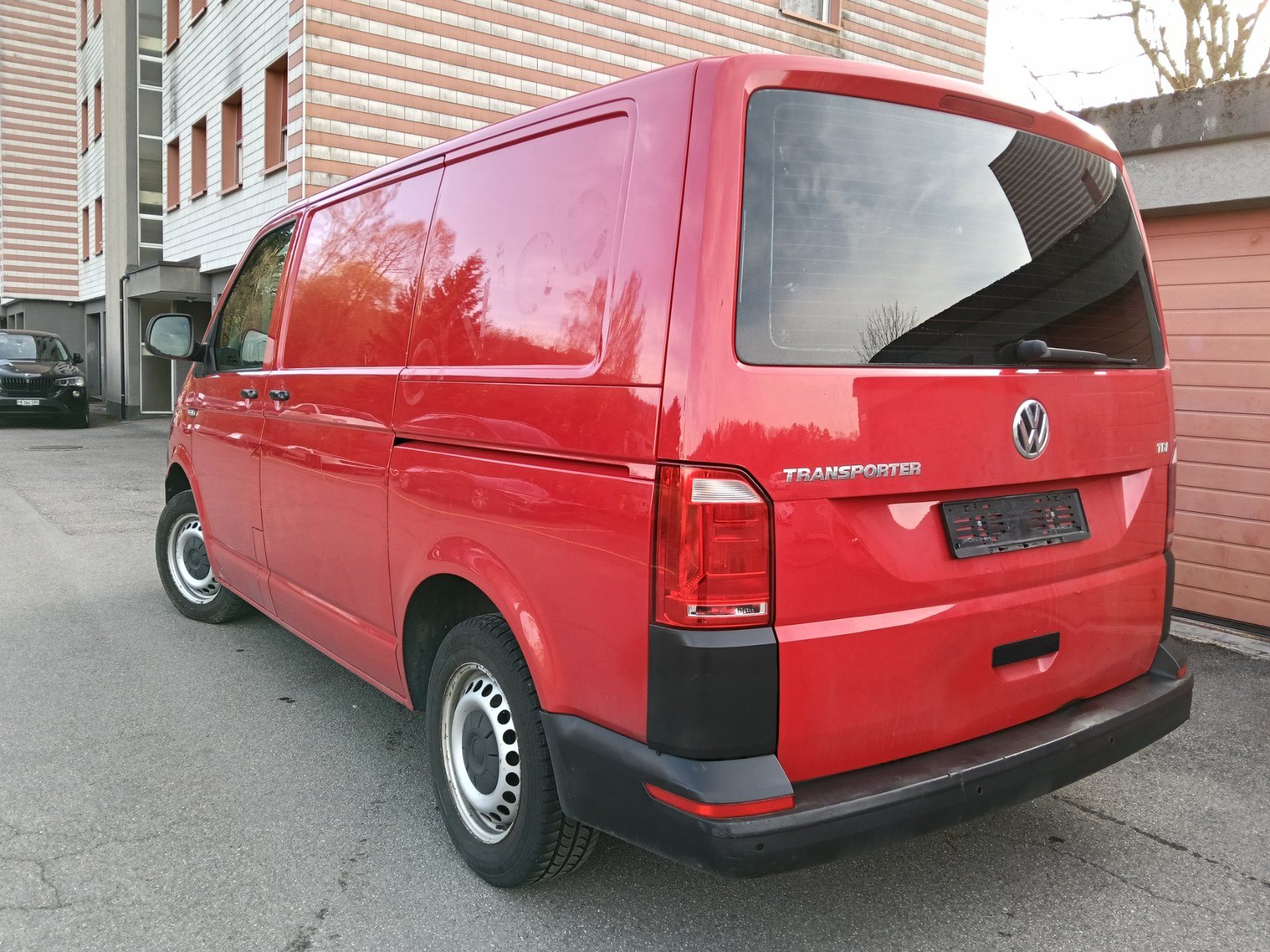 VW Veicoli commerciali: VW Transporter T6, 2017, MFK 6.2026 – Usato da flamatt venduto da r2fgtz.8 6