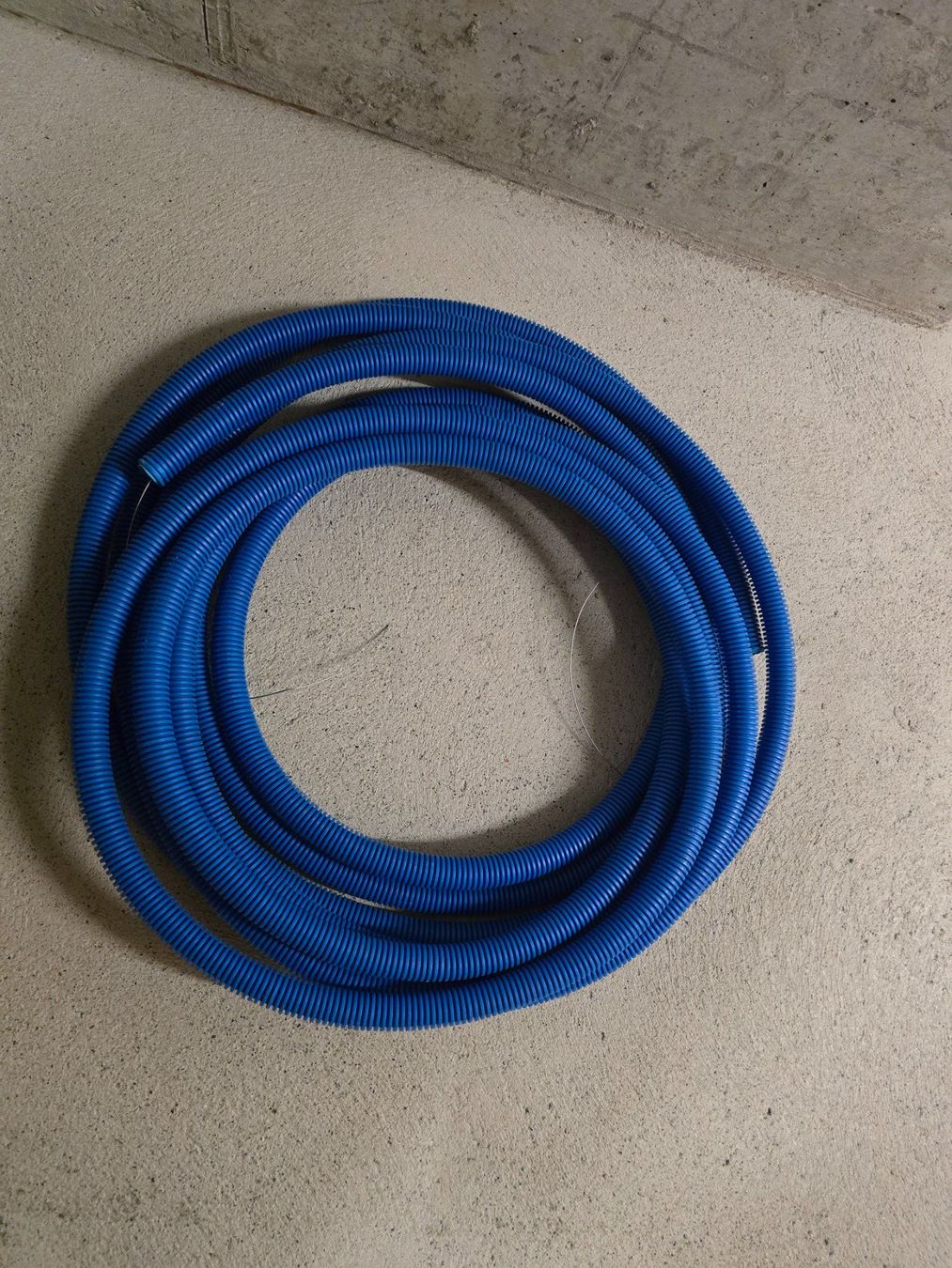 Tubi & Tubi flessibili: Wellrohr blau mit Zugdraht – Nuovo (secondo la descrizione) da Montlingen venduto da brige67