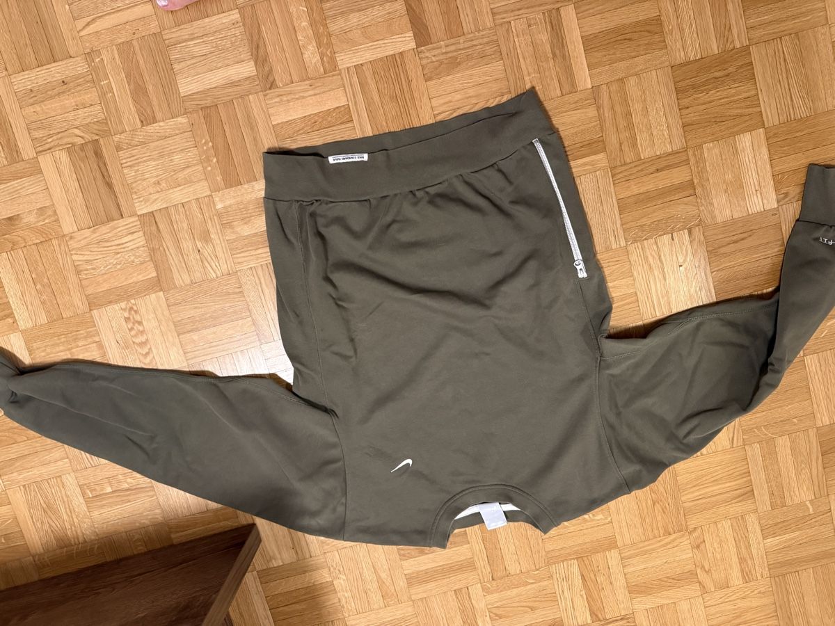 Nike Maglioni & Felpe: Nike Pullover DRI-FIT Khaki Herren Grösse S – Nuovo (secondo la descrizione) da Niederhasli venduto da Miamii___