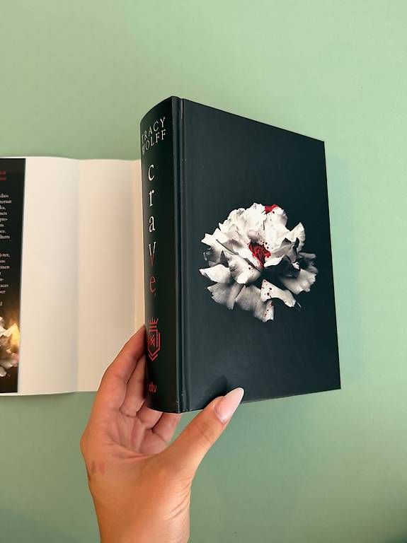 Libri: Crave - Tracy Wolff – Nuovo e nell'imballaggio originale da Hilfikon venduto da helena444 3