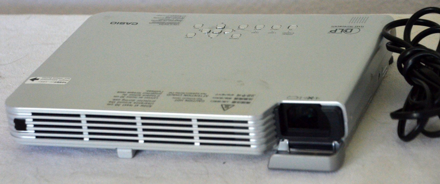 Home Cinema: Casio Data Projector XJ-S31 DLP Projektor  / projecteur – Difettoso da Collonges venduto da arashee 1
