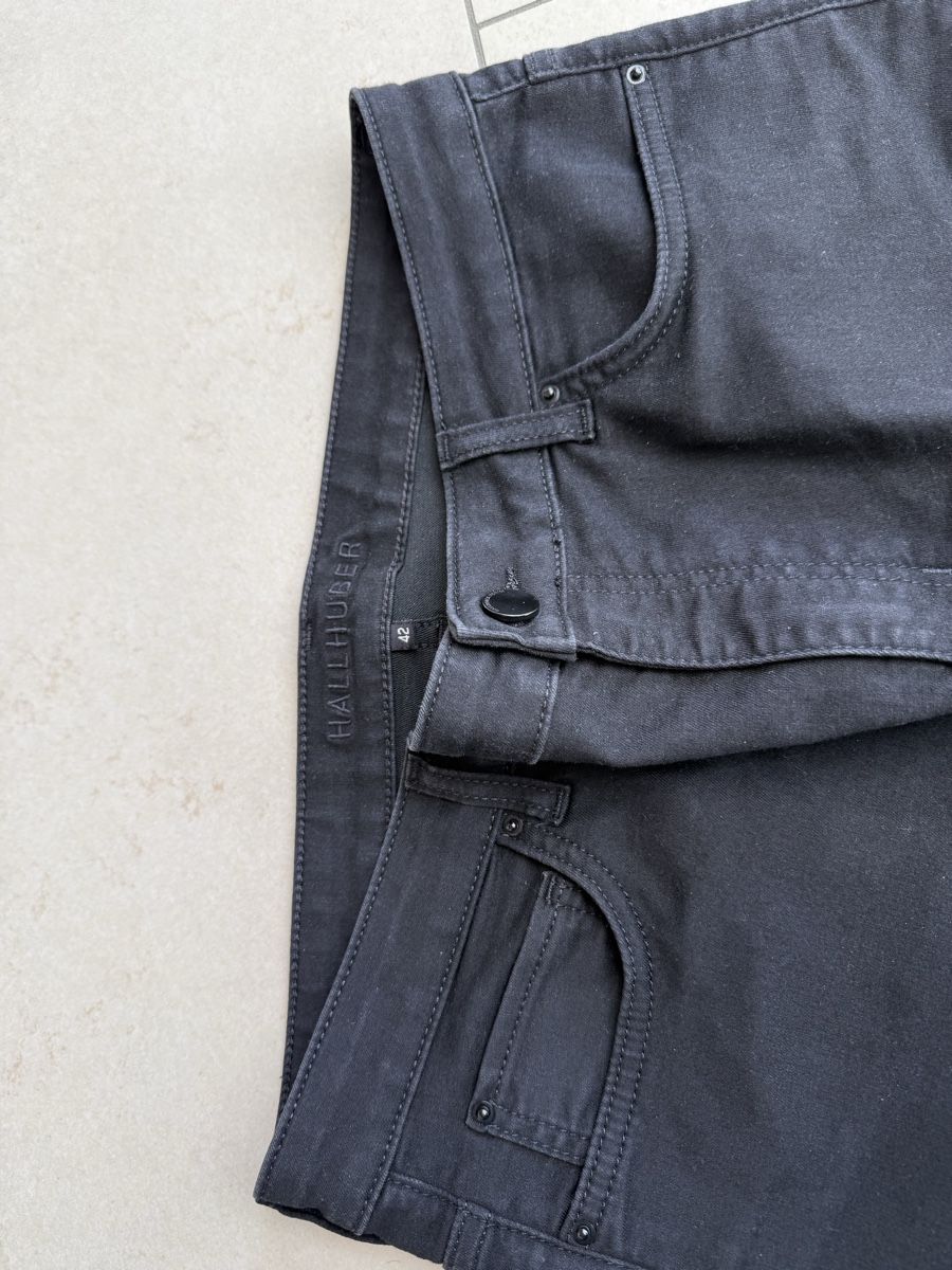 Hallhuber Jeans: Hallhuber – Usato da visp venduto da Kmemo1 1