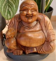 Buddha Figur aus Holz geschnitzt neuwertiger Zustand
