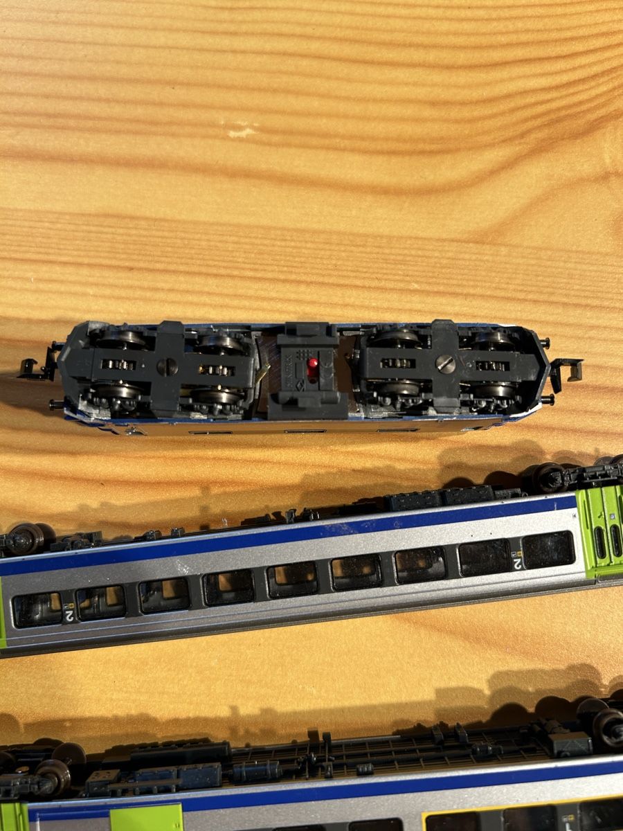 Trix Modelleisenbahnen: Bls Lok Re 420 501-9 mit Wagen  – Gebraucht aus Elgg von fra_hq5n 5