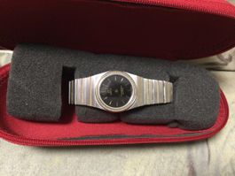 OMEGA Damen Uhr Quartz läuft 18K mit Armband Swiss Made 