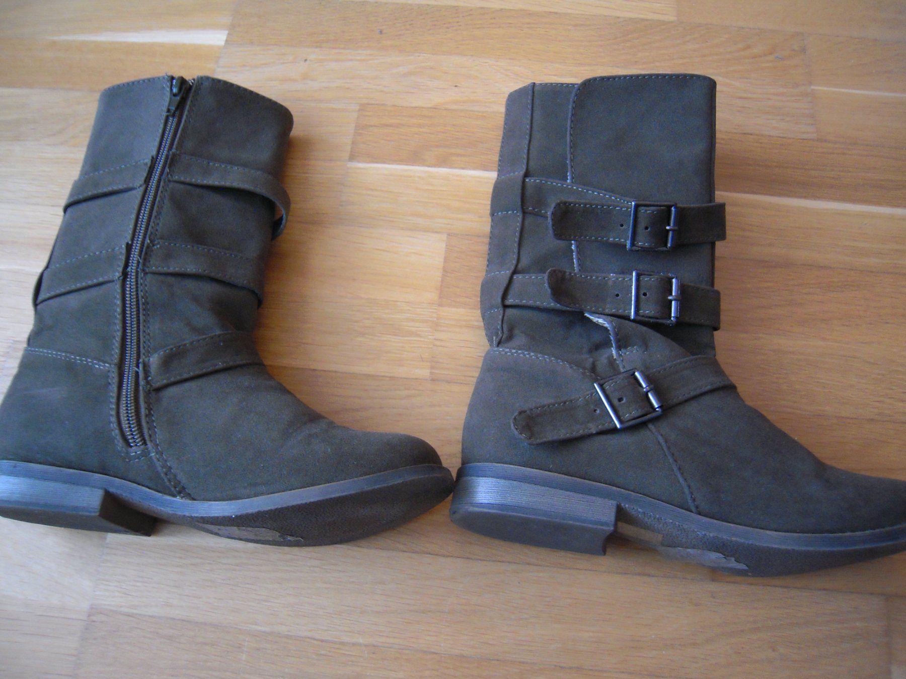 Scarpe per ragazze: Dunkelgrüne Mädchen Stiefel Gr 34 – Usato da Uzwil venduto da visions77