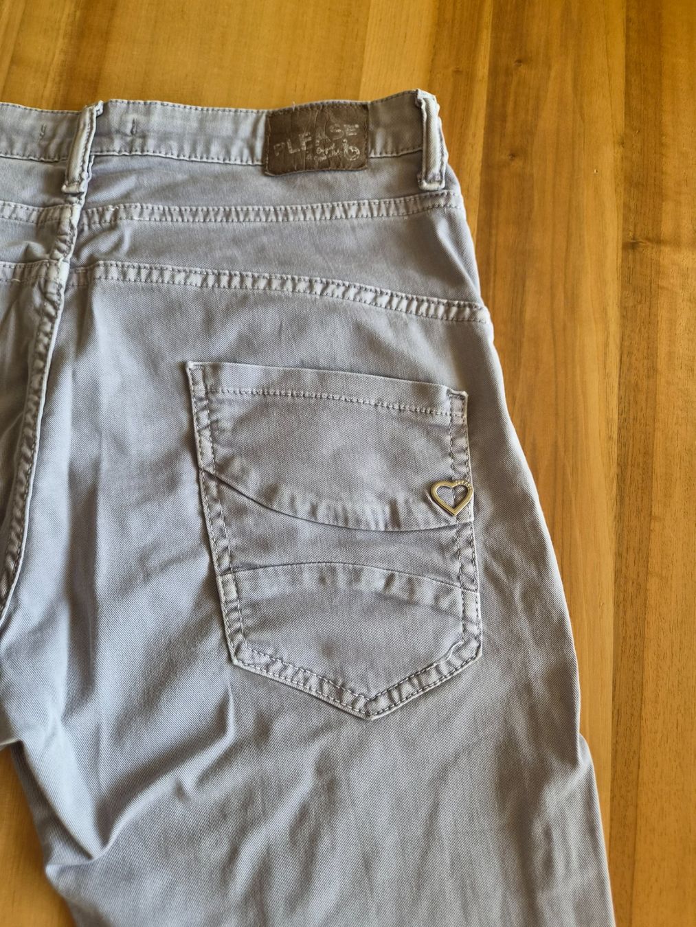 Please Jeans Hosen: Damen Please Jeans hellgrau  Grösse Small / Neuwertig – Gebraucht aus Ibach von urs_sl5h 2