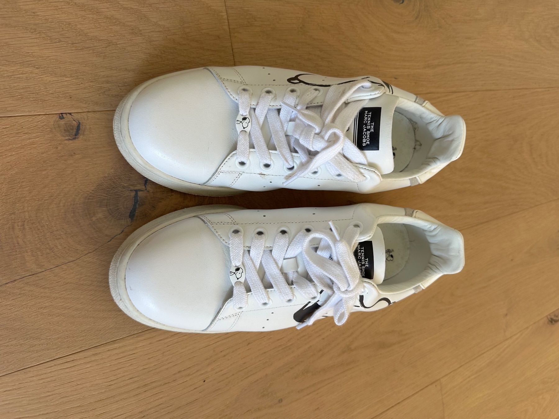 Marc Jacobs Chaussures hommes: Baskets Marc Jacobs x Peanuts blanc cuir taille 44 – D'occasion à La Rippe par ulr_f8v6 2