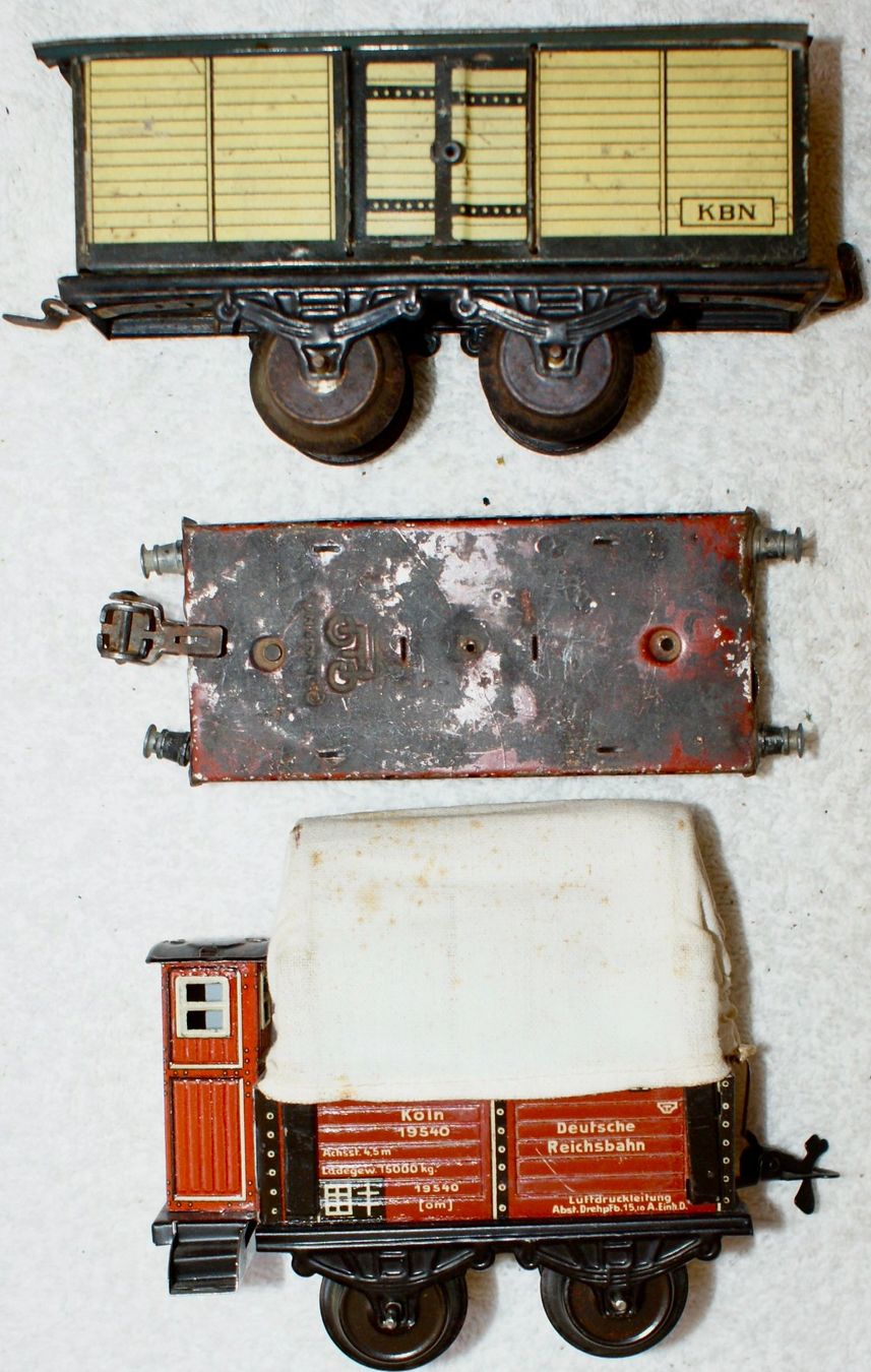 Märklin Modellini di ferrovie: 3 wagons marchandises ,  échelle 0 – Usato da Morrens VD venduto da alain50