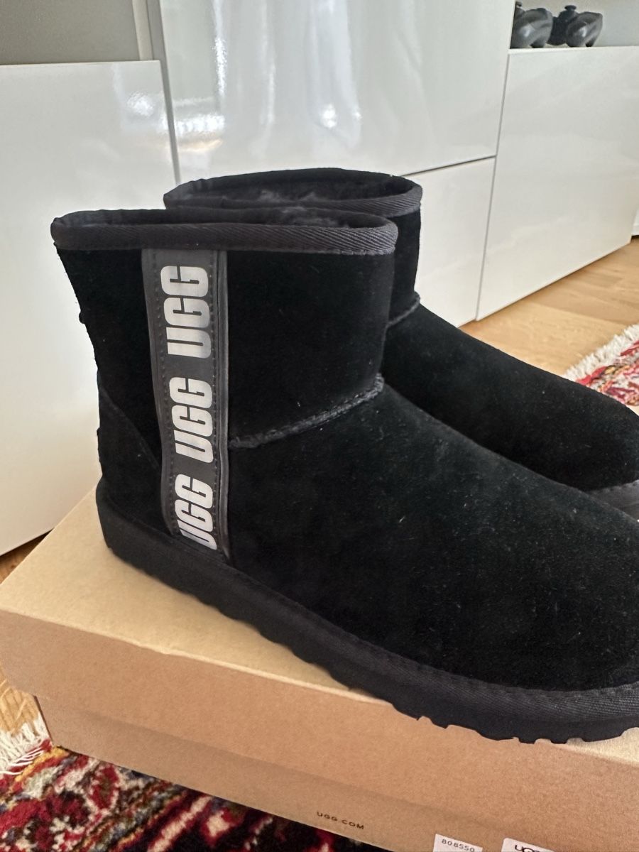 Ugg Damenschuhe: UGG‘s  – Neu (gemäss Beschreibung) aus Mülligen von Terezah 1