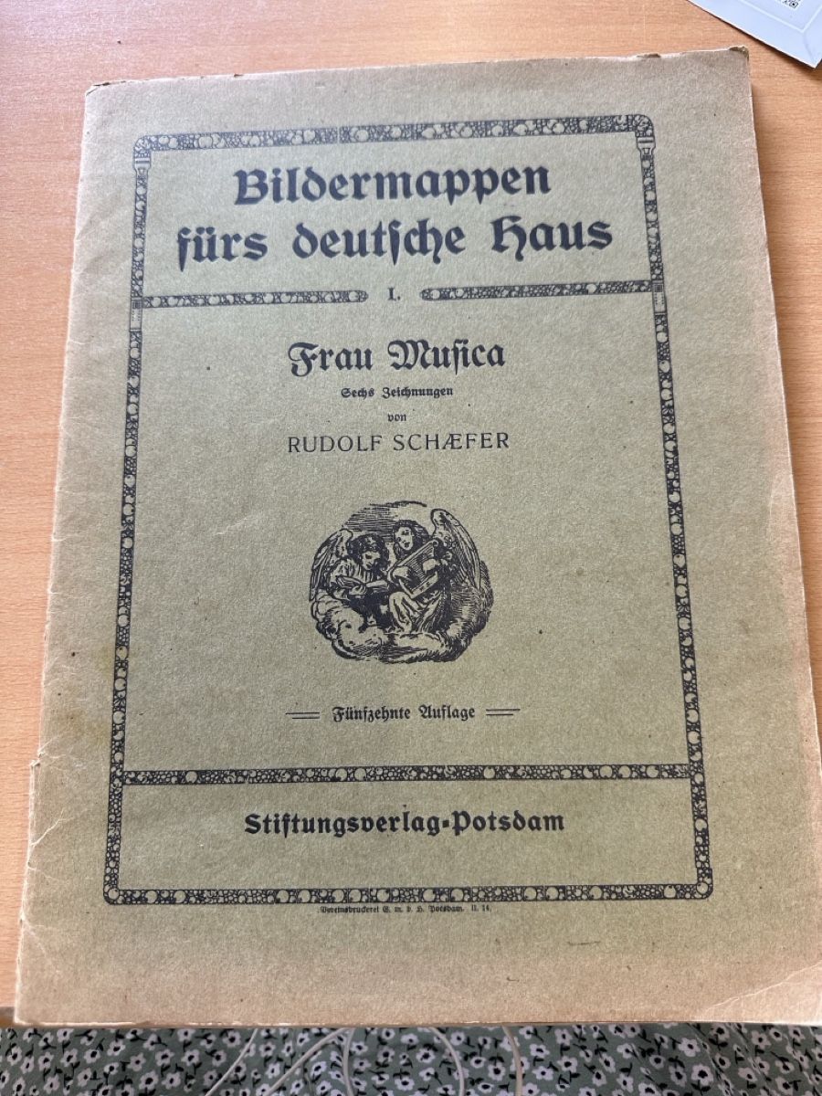 Livres: Antike Kunstmappe "Frau Musica"  – D'occasion à Zollikofen par Taximan89