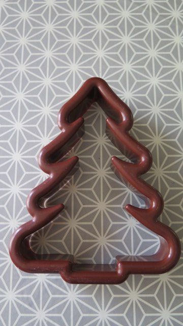 Moules à gâteaux: schöne Ausstech-Form "Tanne" ca. 14cm – Neuf (Voir description) à Bubikon par Masoala