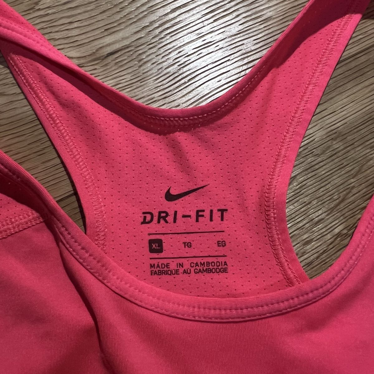 Nike Top: Nike Dri Fit Tanktop – Nuovo (secondo la descrizione) da Chur venduto da noe_mh8b 2