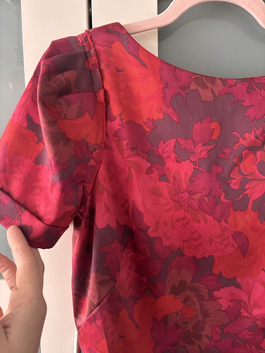Vestiti: Floral Dress – Usato da Männedorf venduto da any_zdm5 5