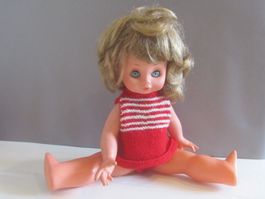 Süsse Vintage Puppe mit blauen Augen sucht neues Zuhause!