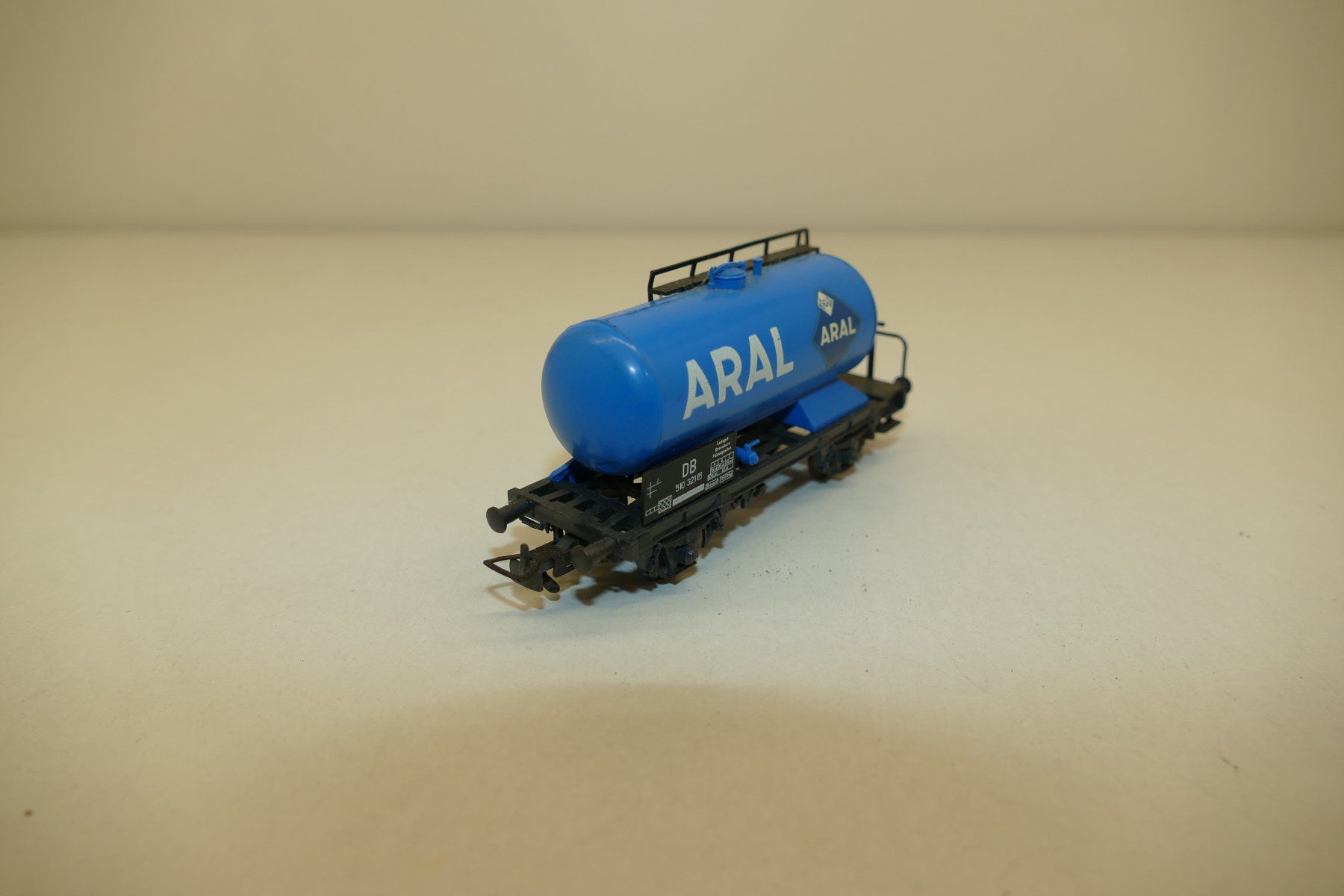 Liliput Modelleisenbahnen: Liliput H0: DB Kesselwagen Aral – Gebraucht aus Niederhasli von rail-duerst 3