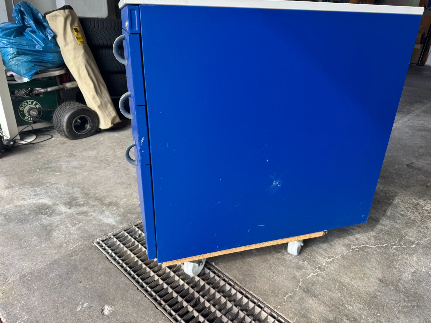 Lista Banconi: Praktischer Rollcontainer, blau, mit 3 Schubladen Lista – Usato da Ueberstorf venduto da hoster 1