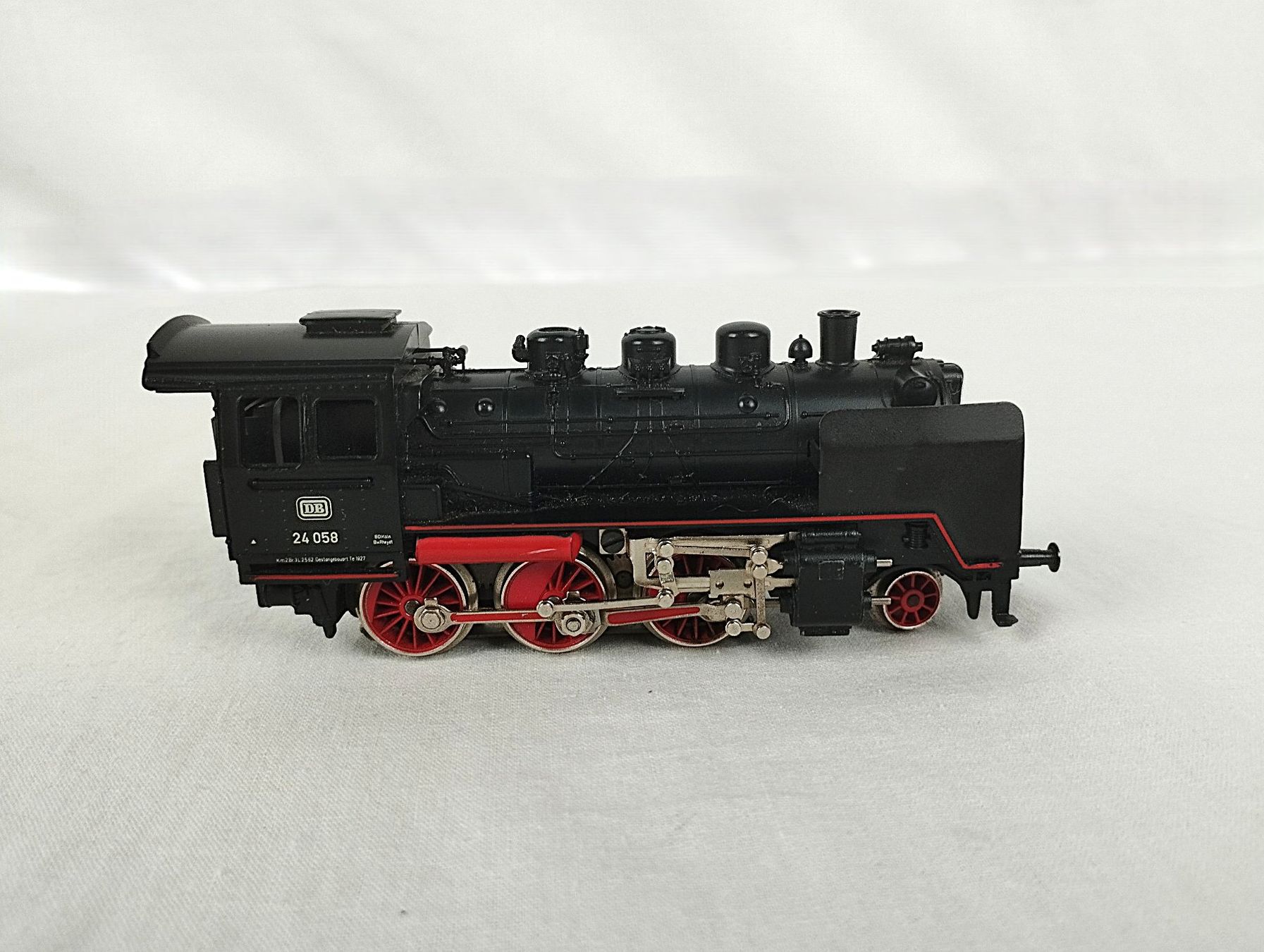 Märklin Modelleisenbahnen: MÄRKLIN H0 Dampflok BR 24 058 analog – Gebraucht aus Schübelbach von Restwert_Schubelbach 2