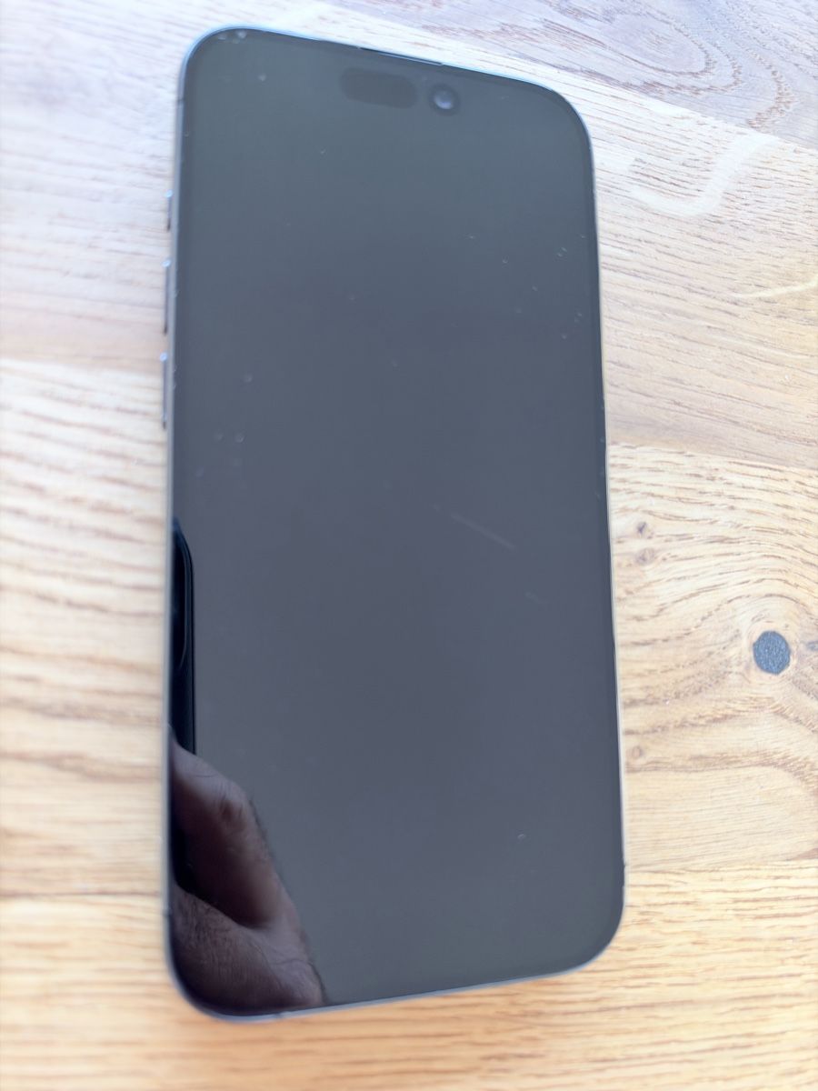 Apple Handys / Smartphones: iPhone 15Pro - Kratzer auf Display – Gebraucht aus Wettingen von lutenus 2
