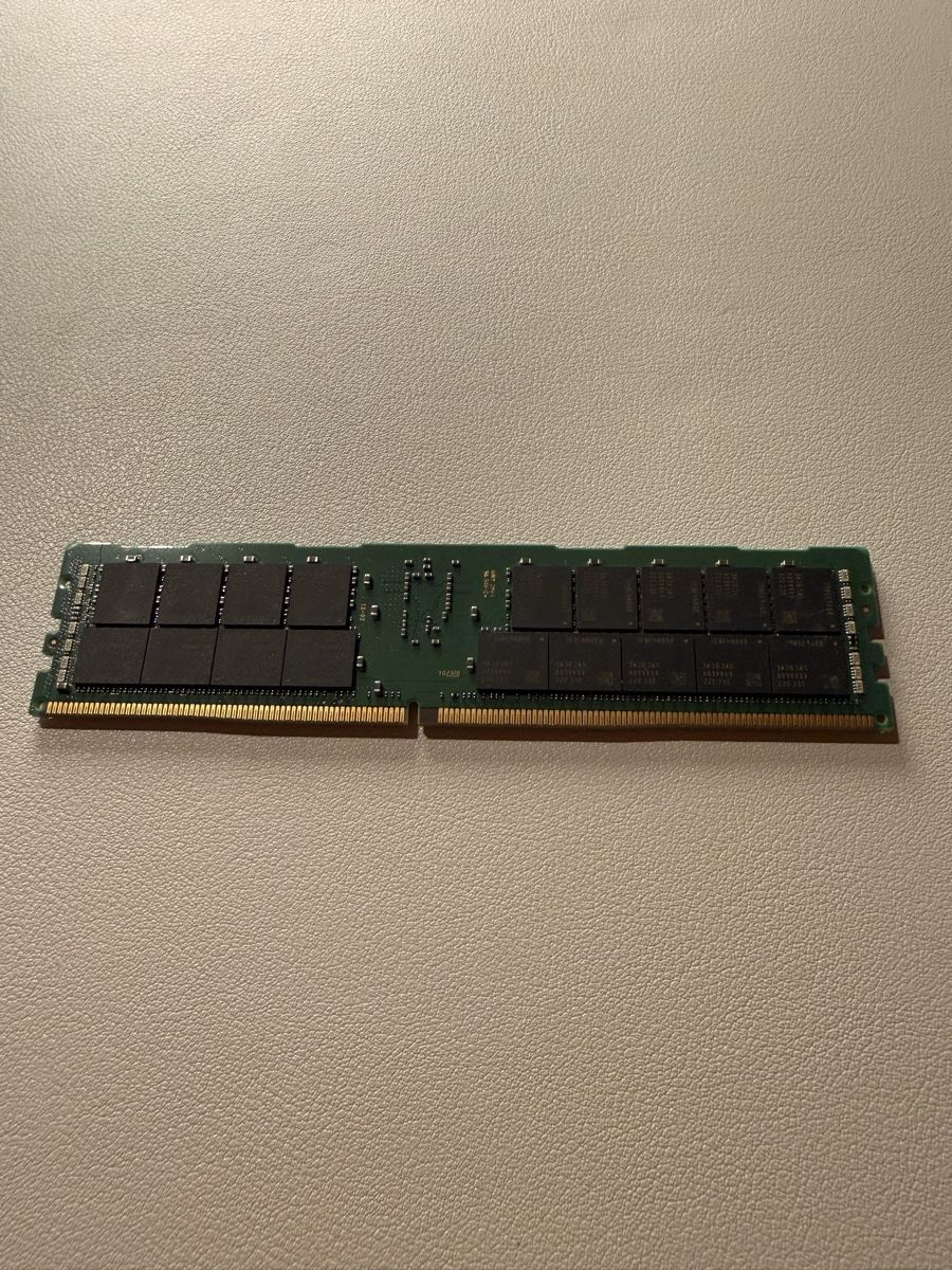 Server: Samsung 64 GB DDR4-3200 ECC Registered (RDIMM) Server-RAM – Usato da Lax venduto da florian_schnyder