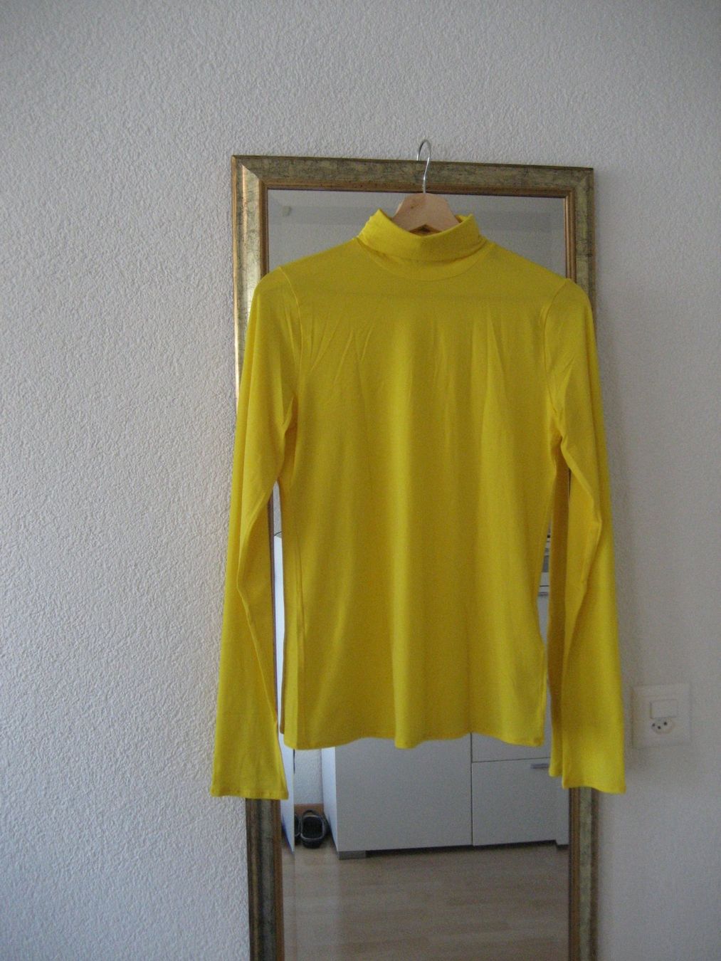 Marc Cain T-shirt: Marccain / Rollkragen - Strumphshirt – Usato da Solothurn venduto da WiSte2026