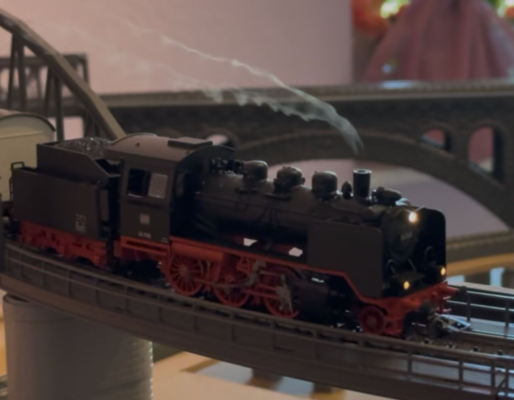 Märklin Modellini di ferrovie: Märklin Dampflok BR 24, mit eingebautem Rauchsatz – Nuovo (secondo la descrizione) da Oberrüti venduto da Veba-Trade 5