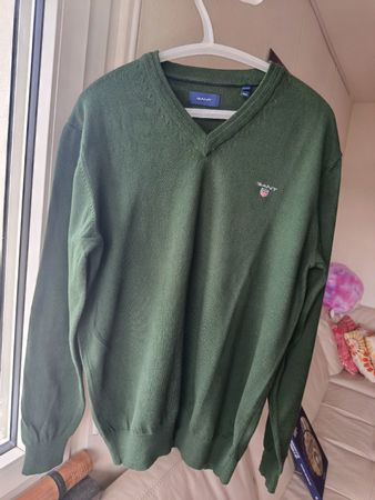 pull Gant taille XL porté 2 fois. état neuve. 