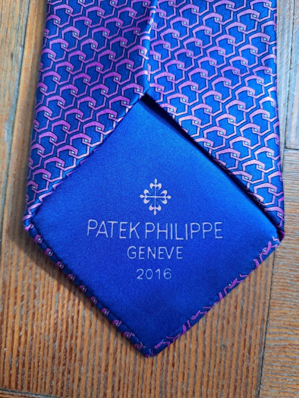 Patek Philippe Cravatte: Cravate Patek Philippe neuve – Nuovo (secondo la descrizione) da Yverdon-les-Bains venduto da lolette2006