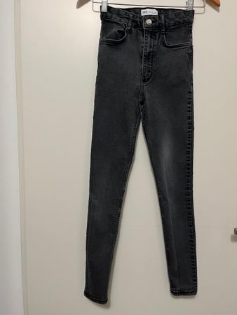 Zara Damen Jeans Skinny Schwarz Grösse 34