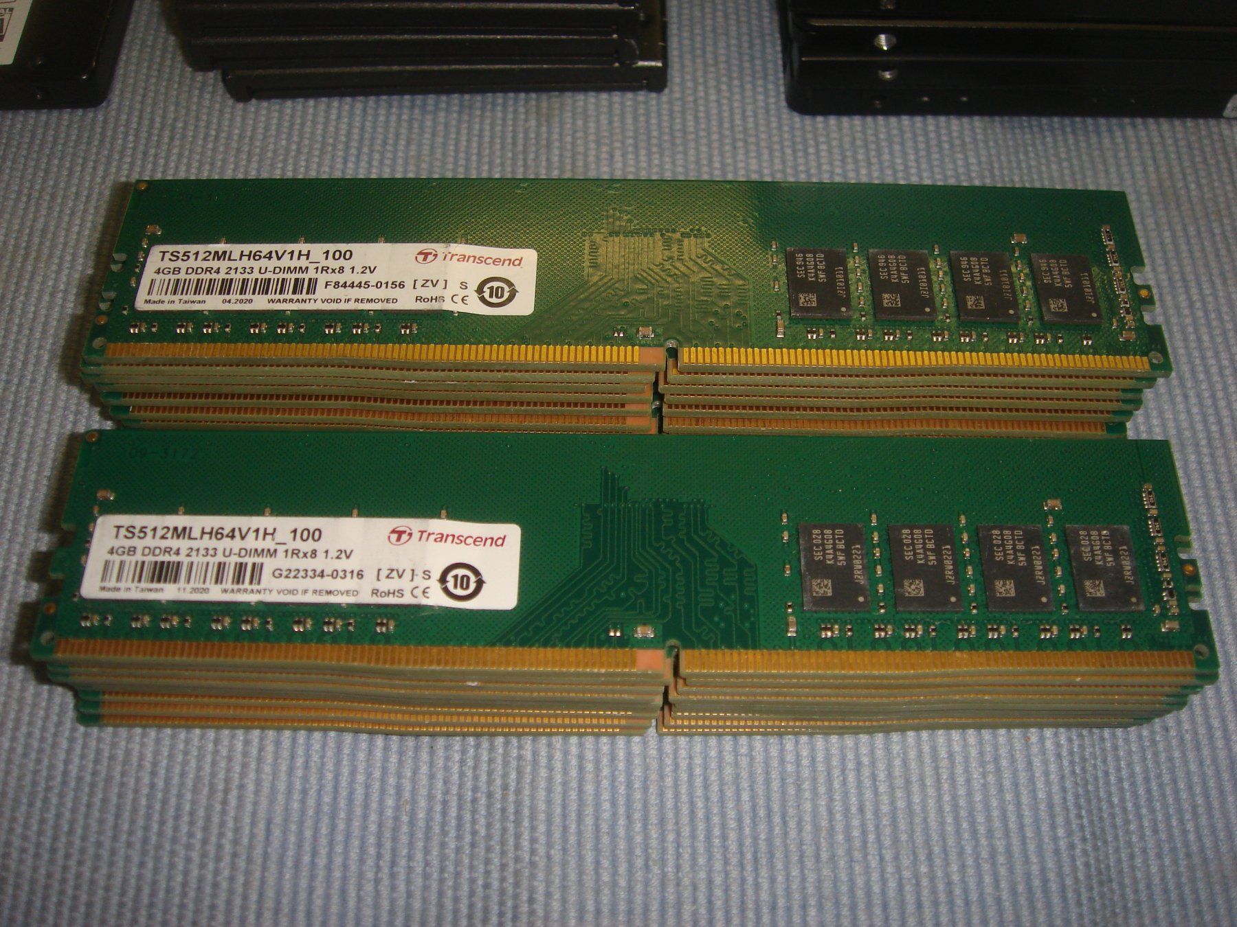 Memoria / RAM: 1 stück 4gb ddr4 2133 RAM für Computer. – Usato da St. Gallen venduto da pc-sg