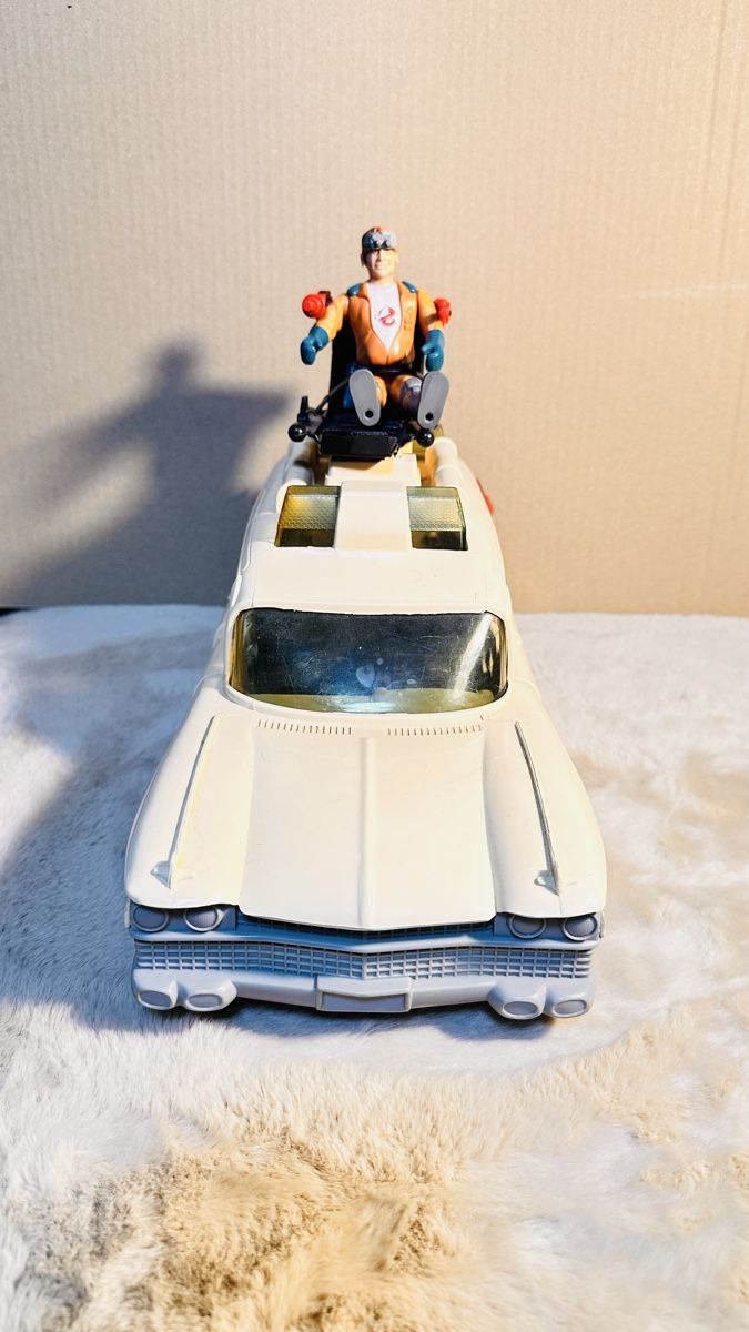 Jouets: Ghostbusters Ecto-1 Spielzeugauto mit Figur – D'occasion à Hägendorf par tyl_kzs2 5