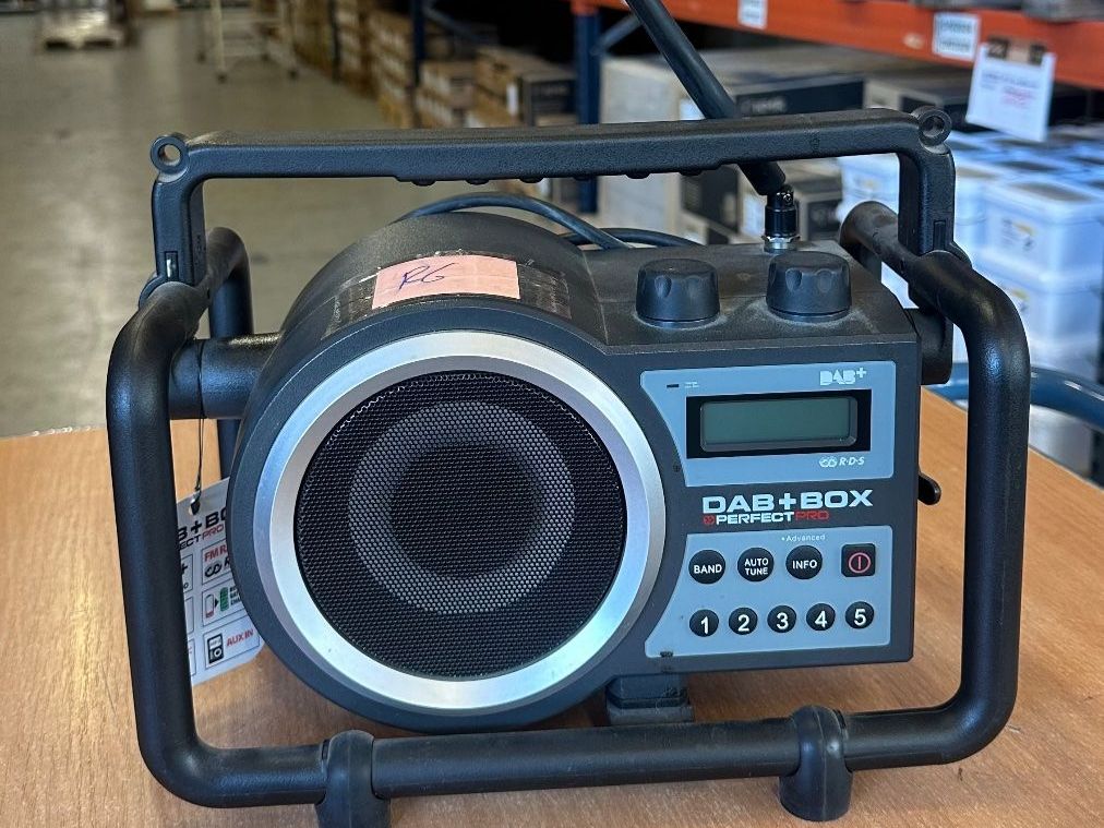 Radios: Baustellenradio Dab+Box mit Bluetooth – Gebraucht aus Uetendorf von Revotool