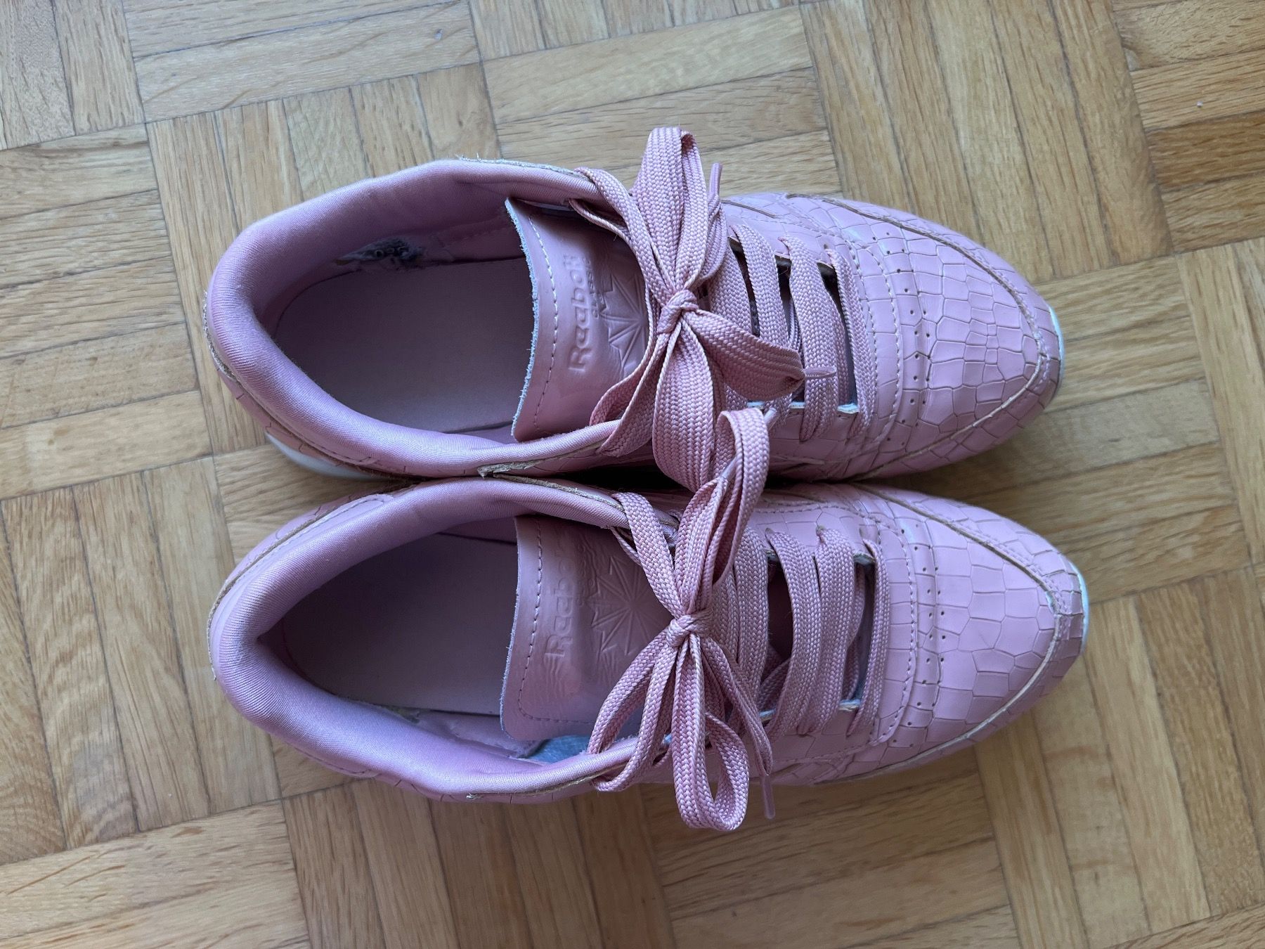 Reebok Scarpe da donna: REEBOK EUR 39 – Usato da Horgen venduto da linuxrp 2