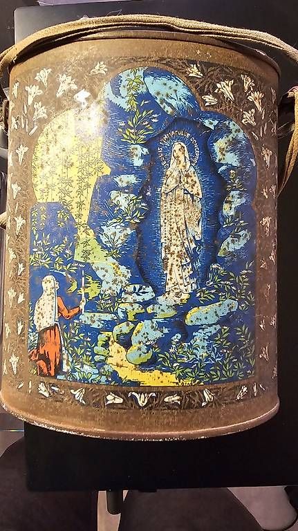 Trinkflaschen & Thermosflaschen: Wasserflasche aus Lourdes – Gebraucht aus Hunzenschwil von Matthinique 2