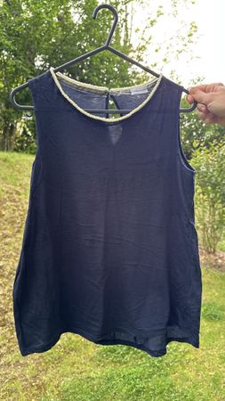 Intimissimi light shirt with pearls necklace S size
