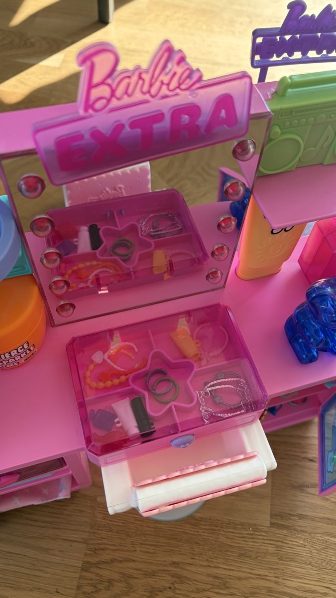 Spielzeuge: Barbie Extra Schminktisch – Gebraucht aus Altdorf UR von mede11 2
