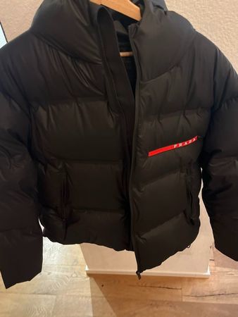 Neuwertige Herren Prada Winterjacke Schwarz (Size M)