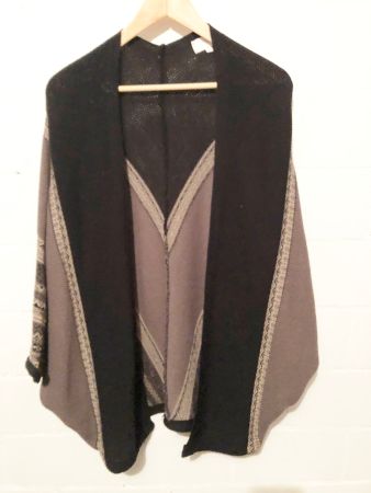 Poncho Grösse M/L - Marke APRICOT