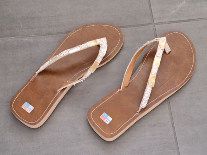 Damenschuhe: Damen Flip-Flops mit Perlmutt- und Perlendetails Gr. 37 – Gebraucht aus Märstetten von activemember