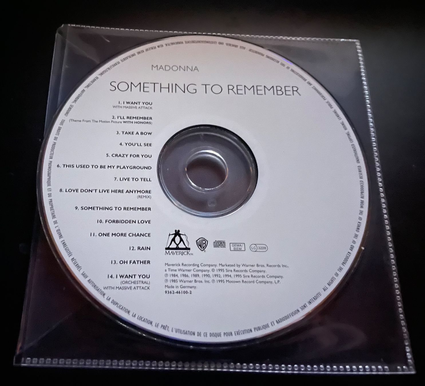 CD: CD Madonna Something To Remember gebraucht – Usato da Adligenswil venduto da Decor-Tech