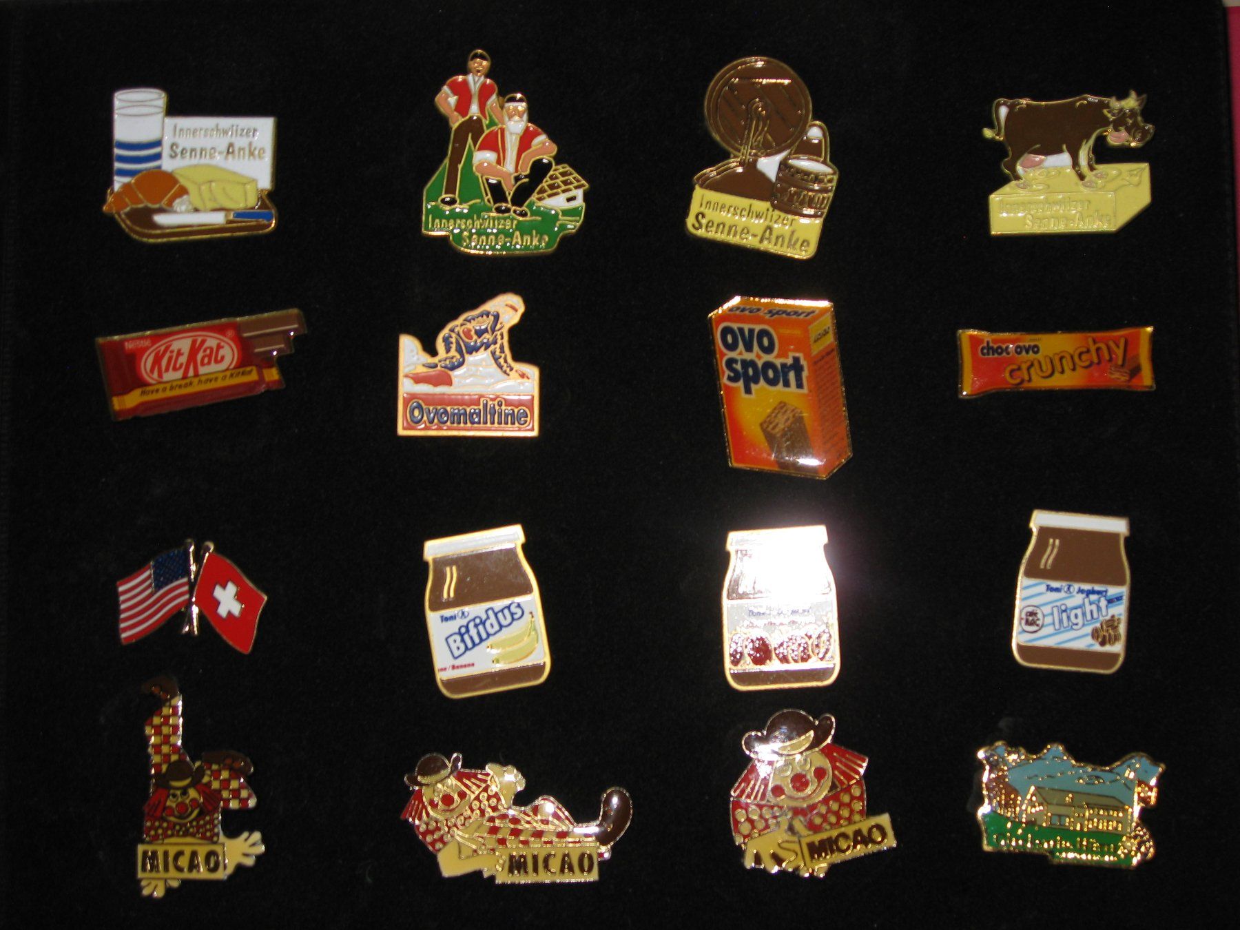 Placchette & Badge: Sammelordner mit 128 Pins – Usato da Burgdorf venduto da Crubi 7